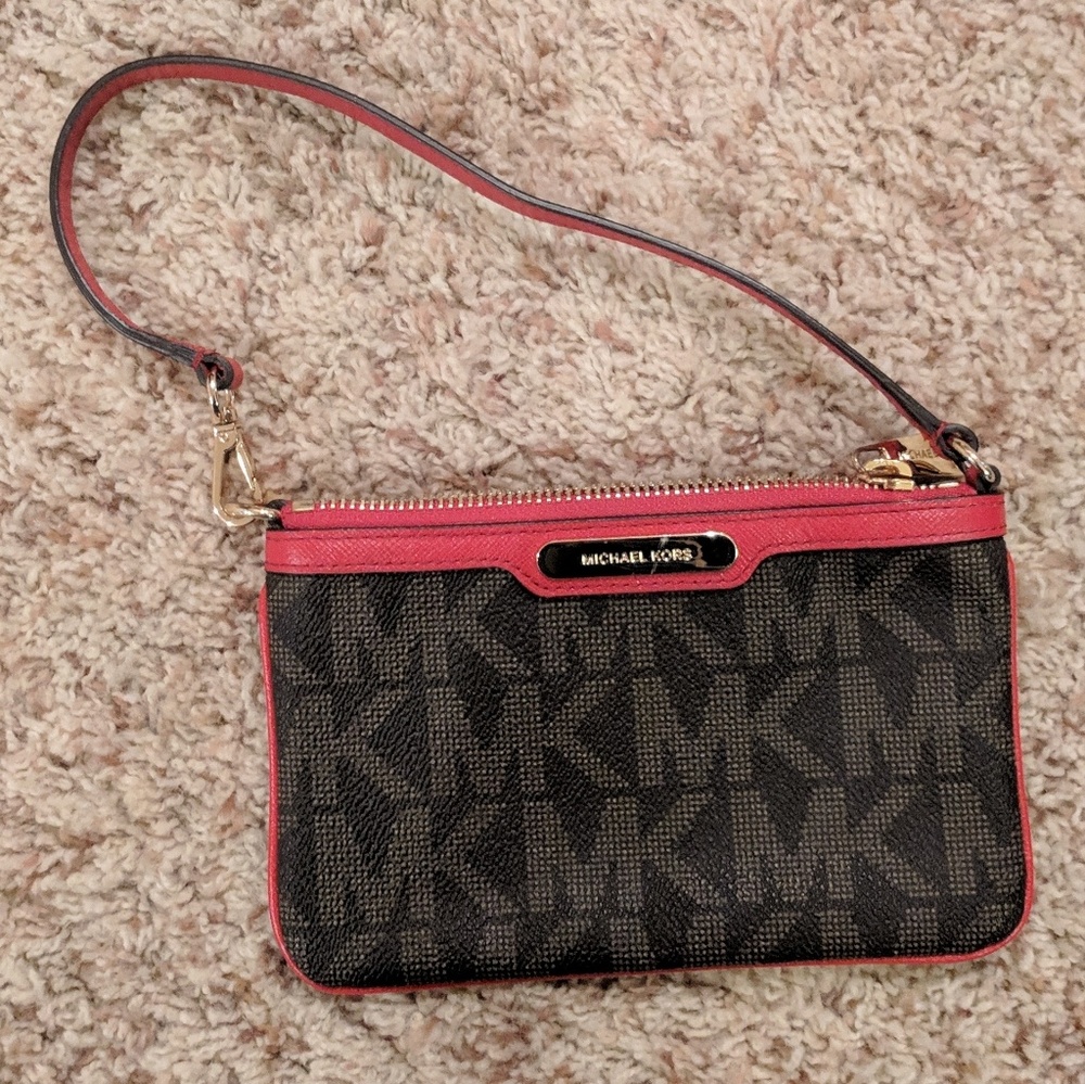 MICHAEL KORS Wristlet!